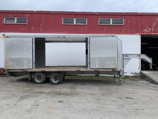 2015 Tiger Trailers Inc. Gooseneck Enclosed Trailer CCR15392 - Image 5