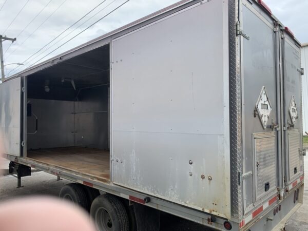 2015 Tiger Trailers Inc. Gooseneck Enclosed Trailer CCR15392 - Image 7