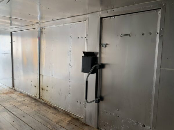2015 Tiger Trailers Inc. Gooseneck Enclosed Trailer CCR15392 - Image 15
