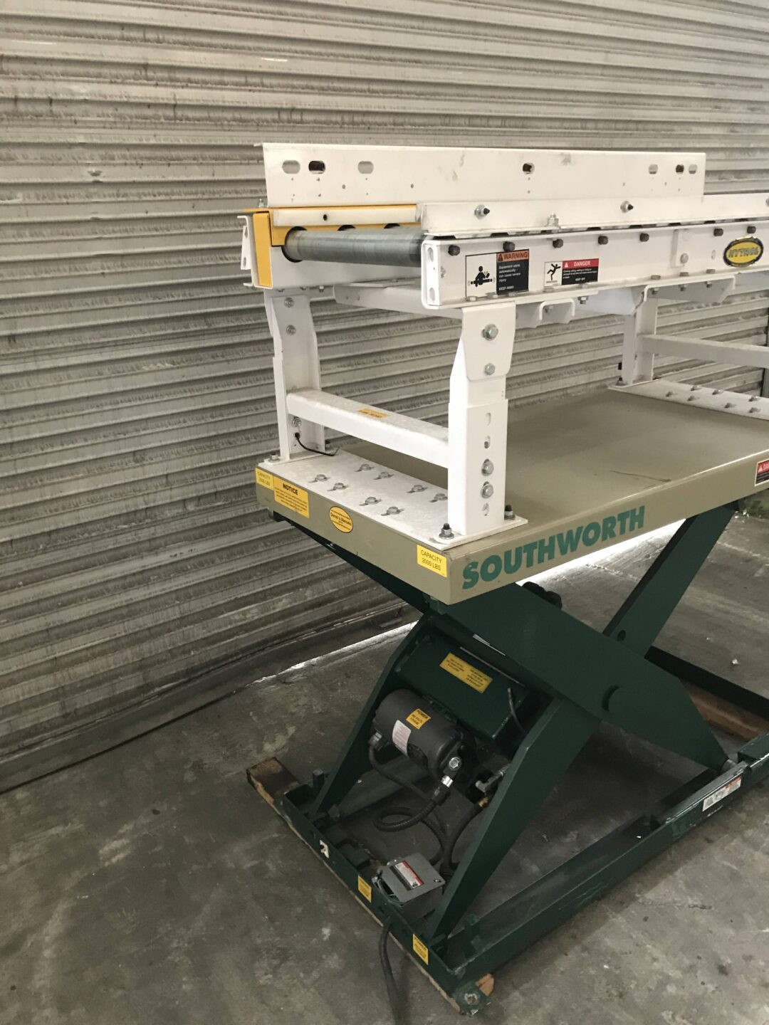 SouthWorth Lift Table LS236 w/ Hytrol 42 In. Conveyor H2416226
