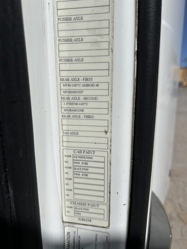 2018 Volvo VNL300 Diesel Tandem Axle Semi MS00393 - Image 13