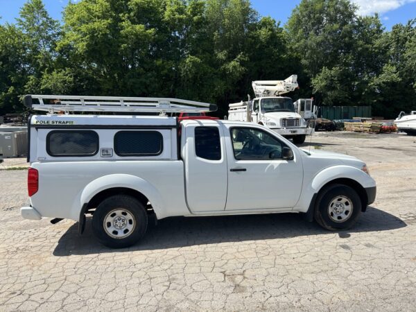 2017 Nissan Frontier Extended Cab Truck w/Topper and Ladder Rack MS00412 - Image 4