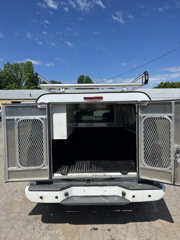 2017 Nissan Frontier Extended Cab Truck w/Topper and Ladder Rack MS00412 - Image 7