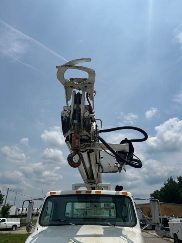 2000 International 4900 TA Diesel Truck with Altec D3060-TR 25,250lb 60' Digger Derrick MS00416 - Image 6