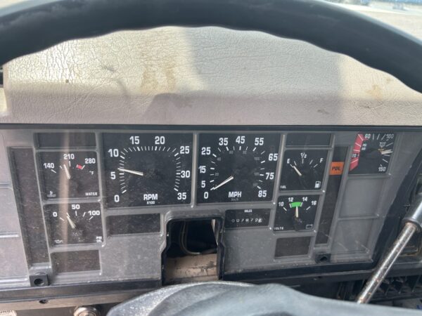 2000 International 4900 TA Diesel Truck with Altec D3060-TR 25,250lb 60' Digger Derrick MS00416 - Image 19
