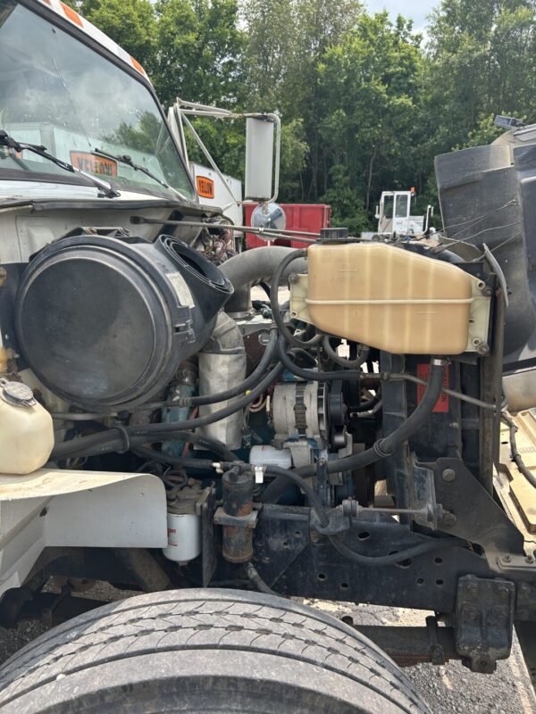 2000 International 4900 TA Diesel Truck with Altec D3060-TR 25,250lb 60' Digger Derrick MS00416 - Image 23