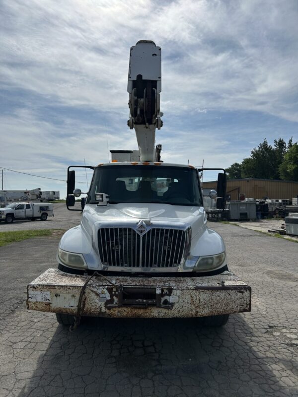 2004 International 4300 DT466 7.6L Diesel 4x2 Truck with 55' HiRanger HR50-M Material Handling Bucket MS00417 - Image 4