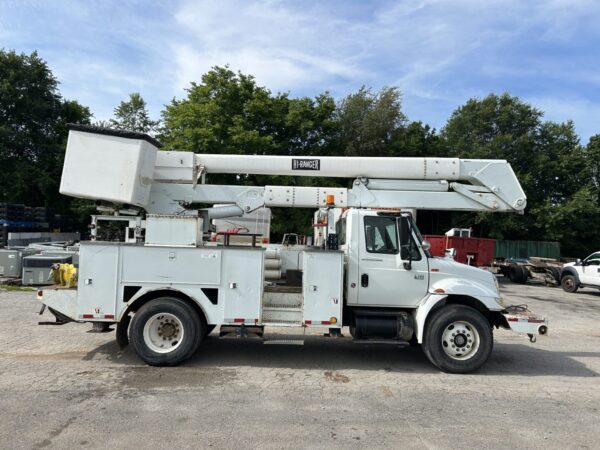 2004 International 4300 DT466 7.6L Diesel 4x2 Truck with 55' HiRanger HR50-M Material Handling Bucket MS00417 - Image 6