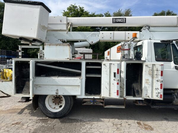 2004 International 4300 DT466 7.6L Diesel 4x2 Truck with 55' HiRanger HR50-M Material Handling Bucket MS00417 - Image 9