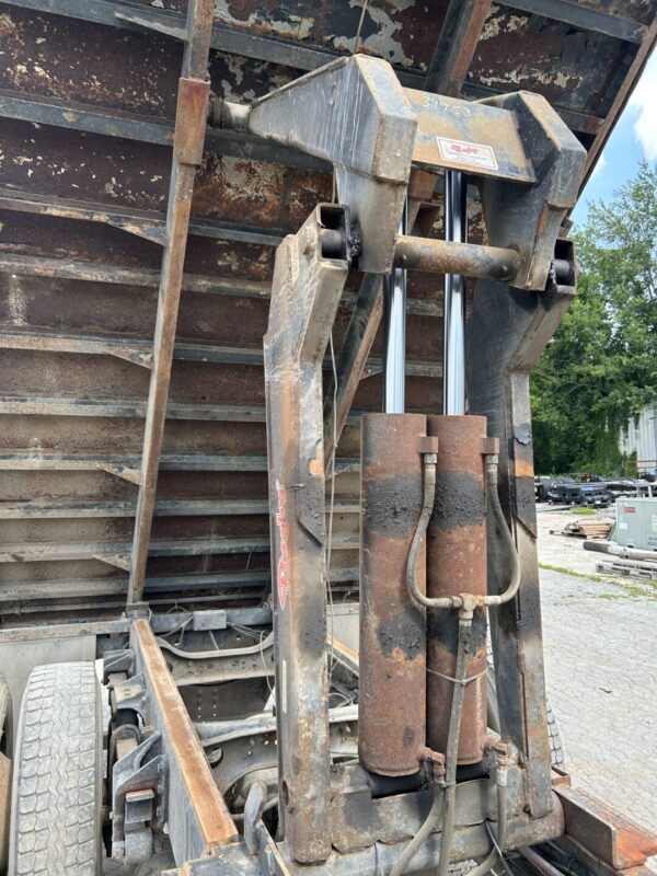 2004 International 4400 Diesel Dump Truck w/Opening Bed Side Panels MS00420 - Image 5