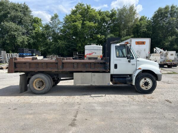 2004 International 4400 Diesel Dump Truck w/Opening Bed Side Panels MS00420 - Image 13
