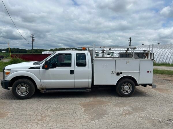 2011 Ford F250 Extended Cab 4x2 Utility Truck MS00424