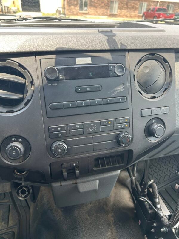 2011 Ford F250 Extended Cab 4x2 Utility Truck MS00424 - Image 11
