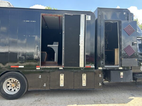2002 International 4300 SBA 4x2 Broadcasting TV Truck MS00427 - Image 9