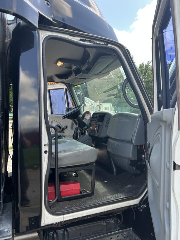 2002 International 4300 SBA 4x2 Broadcasting TV Truck MS00427 - Image 16