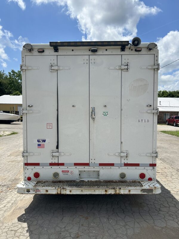 2013 International Durastar 4300 7.6L Diesel Enclosed Service Truck w/underbody Air Comp & Generator MS00425 - Image 4