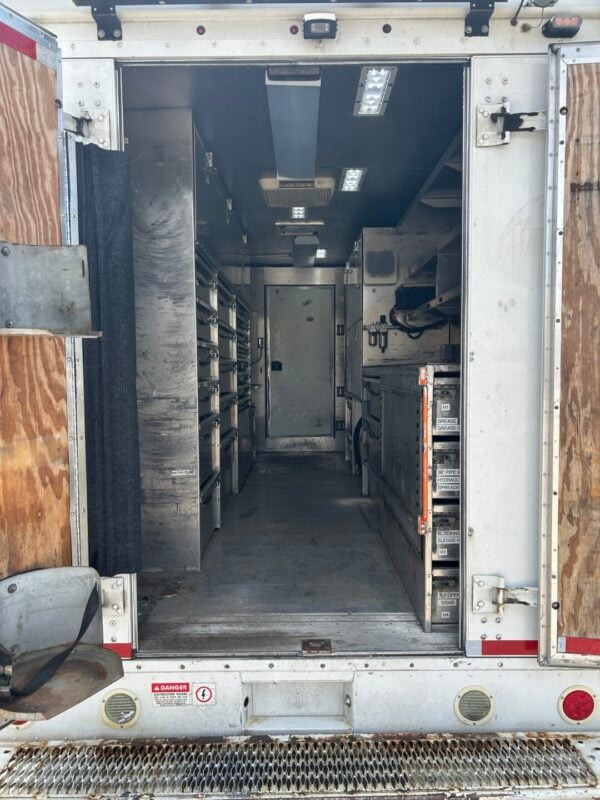 2013 International Durastar 4300 7.6L Diesel Enclosed Service Truck w/underbody Air Comp & Generator MS00425 - Image 11
