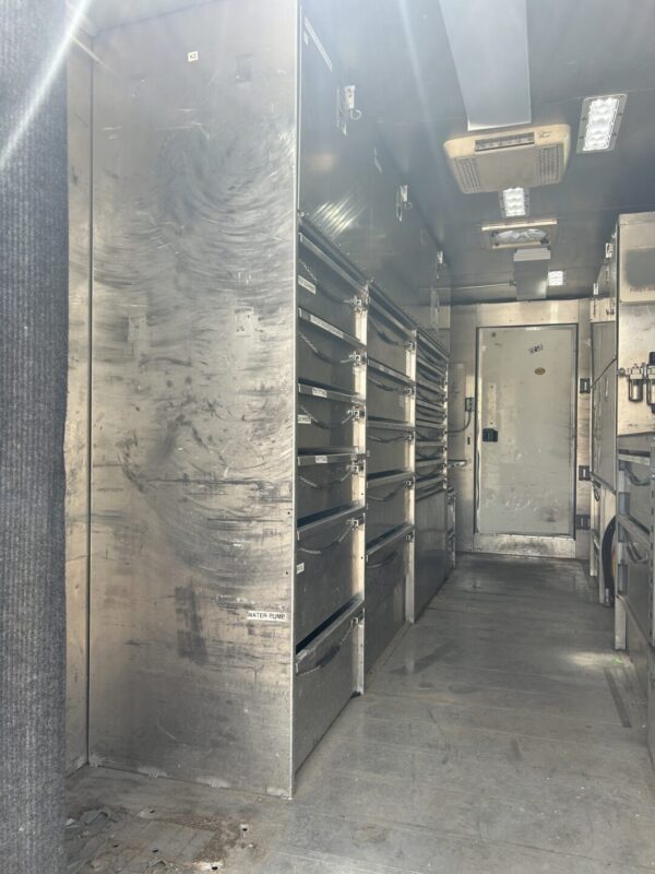 2013 International Durastar 4300 7.6L Diesel Enclosed Service Truck w/underbody Air Comp & Generator MS00425 - Image 12
