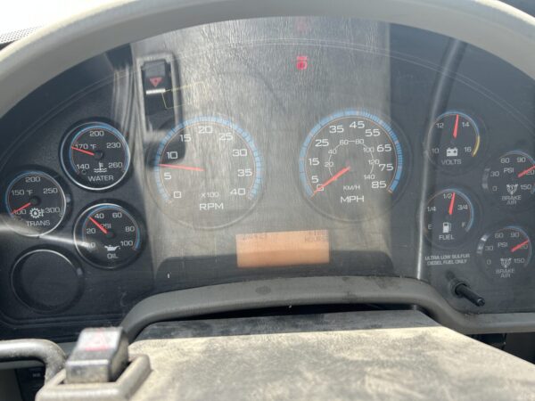 2013 International Durastar 4300 7.6L Diesel Enclosed Service Truck w/underbody Air Comp & Generator MS00425 - Image 22