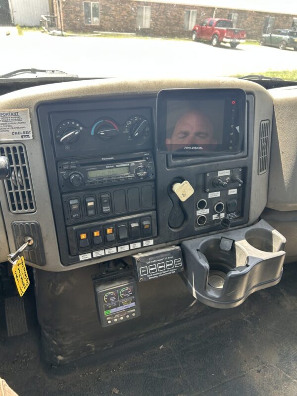 2013 International Durastar 4300 7.6L Diesel Enclosed Service Truck w/underbody Air Comp & Generator MS00425 - Image 23