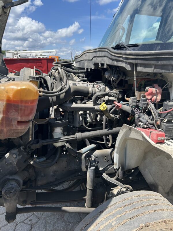 2013 International Durastar 4300 7.6L Diesel Enclosed Service Truck w/underbody Air Comp & Generator MS00425 - Image 28