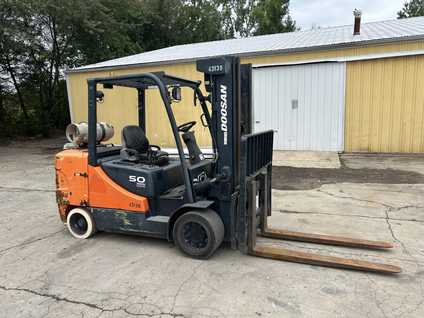 2015 Doosan GC50C-5 Cushion Tire 9550 lb Capacity Forklift CCR18770 - Image 5